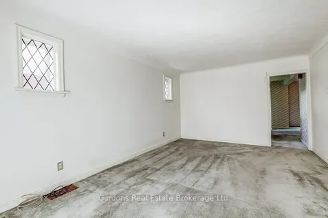209 Parkview Drive Hamilton ON L8S 3Y4