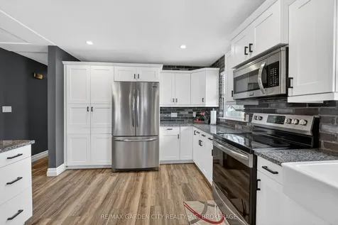 725 Clare Avenue Welland ON L3C 3B9