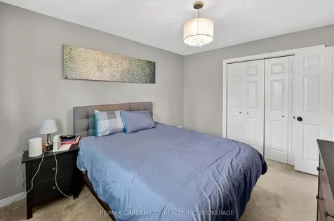 725 Clare Avenue Welland ON L3C 3B9