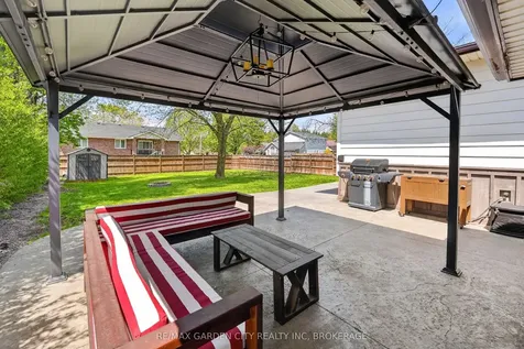 725 Clare Avenue Welland ON L3C 3B9
