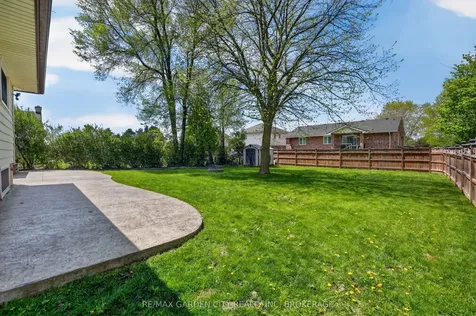 725 Clare Avenue Welland ON L3C 3B9