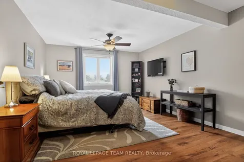 44 Ballantrae Way Kanata ON K2L 1N5