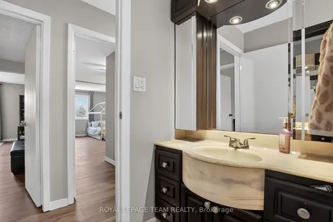 44 Ballantrae Way Kanata ON K2L 1N5