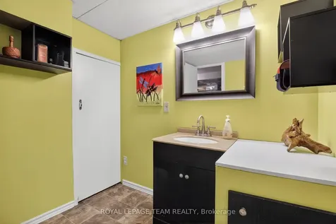 44 Ballantrae Way Kanata ON K2L 1N5