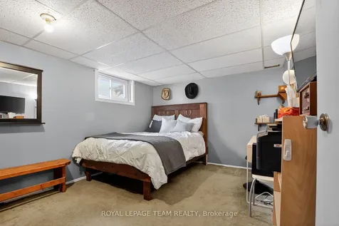 44 Ballantrae Way Kanata ON K2L 1N5