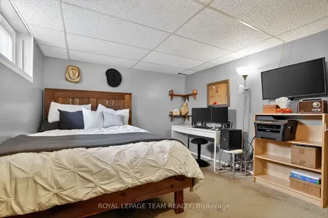 44 Ballantrae Way Kanata ON K2L 1N5