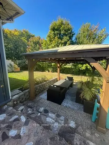 44 Ballantrae Way Kanata ON K2L 1N5