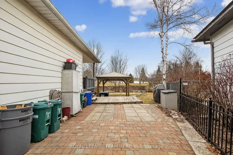 44 Ballantrae Way Kanata ON K2L 1N5