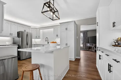 44 Ballantrae Way Kanata ON K2L 1N5