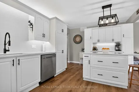 44 Ballantrae Way Kanata ON K2L 1N5