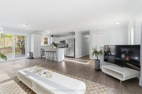 1021 Tower Crescent Gravenhurst ON P0E 1G0