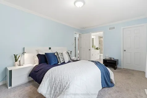 1021 Tower Crescent Gravenhurst ON P0E 1G0