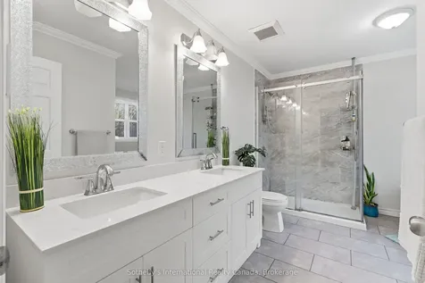 1021 Tower Crescent Gravenhurst ON P0E 1G0
