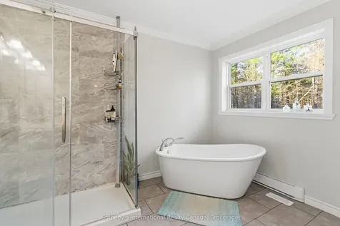 1021 Tower Crescent Gravenhurst ON P0E 1G0