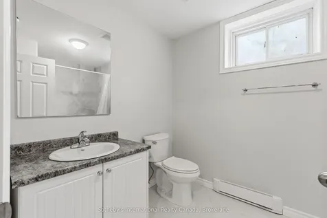 1021 Tower Crescent Gravenhurst ON P0E 1G0