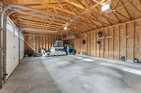 1021 Tower Crescent Gravenhurst ON P0E 1G0