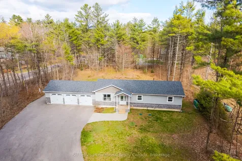 1021 Tower Crescent Gravenhurst ON P0E 1G0