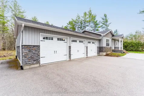 1021 Tower Crescent Gravenhurst ON P0E 1G0