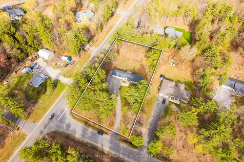 1021 Tower Crescent Gravenhurst ON P0E 1G0
