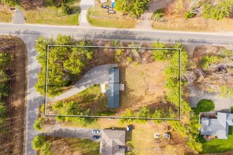 1021 Tower Crescent Gravenhurst ON P0E 1G0