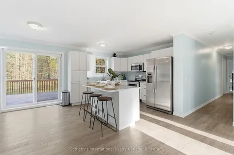 1021 Tower Crescent Gravenhurst ON P0E 1G0