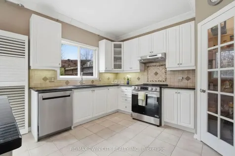 26 Knox Court Kitchener ON N2P 2V6
