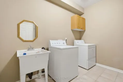 26 Knox Court Kitchener ON N2P 2V6