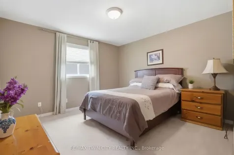 26 Knox Court Kitchener ON N2P 2V6