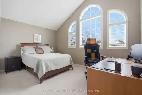 26 Knox Court Kitchener ON N2P 2V6