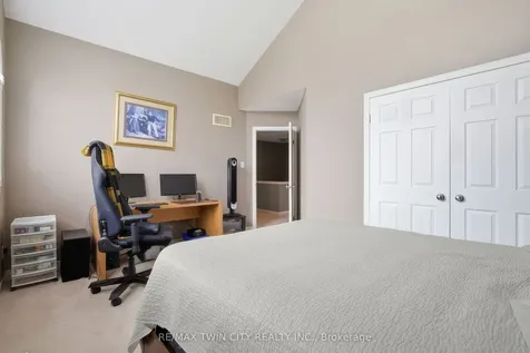 26 Knox Court Kitchener ON N2P 2V6