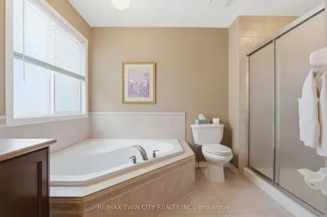26 Knox Court Kitchener ON N2P 2V6