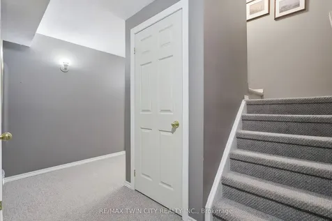 26 Knox Court Kitchener ON N2P 2V6