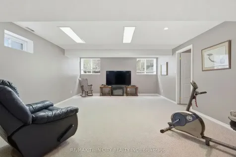 26 Knox Court Kitchener ON N2P 2V6