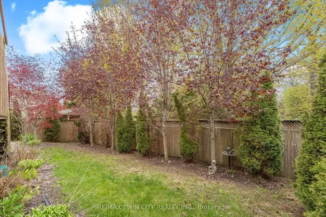 26 Knox Court Kitchener ON N2P 2V6