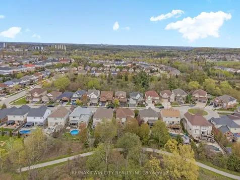 26 Knox Court Kitchener ON N2P 2V6