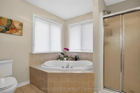 18 Rivergreen Crescent Kanata ON K2M 2E1