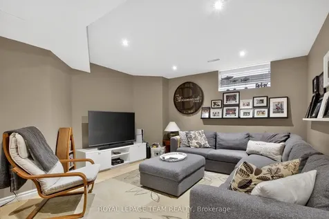 18 Rivergreen Crescent Kanata ON K2M 2E1