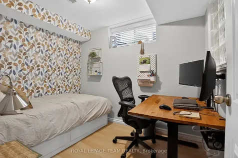 18 Rivergreen Crescent Kanata ON K2M 2E1