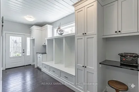 18 Centre Street Lambton Shores ON N0M 1T0