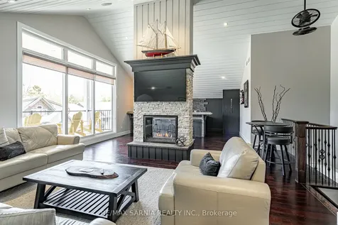 18 Centre Street Lambton Shores ON N0M 1T0