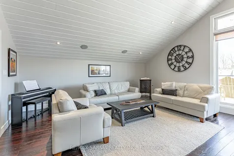 18 Centre Street Lambton Shores ON N0M 1T0