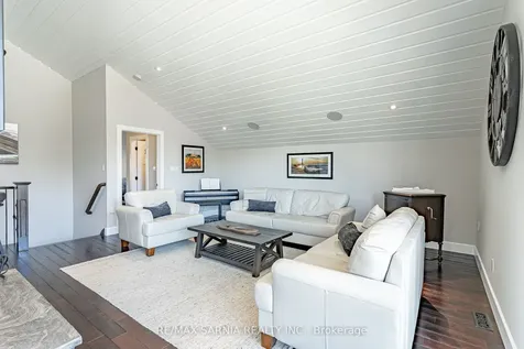 18 Centre Street Lambton Shores ON N0M 1T0