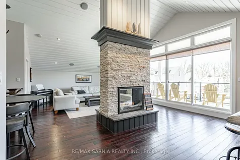 18 Centre Street Lambton Shores ON N0M 1T0