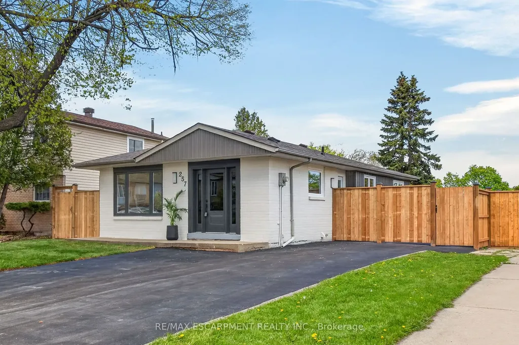 257 Queen Victoria Drive Hamilton ON L8W 1G4