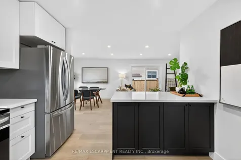 257 Queen Victoria Drive Hamilton ON L8W 1G4