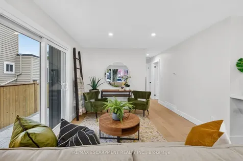 257 Queen Victoria Drive Hamilton ON L8W 1G4