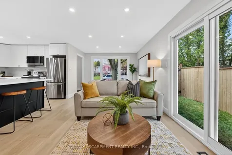 257 Queen Victoria Drive Hamilton ON L8W 1G4