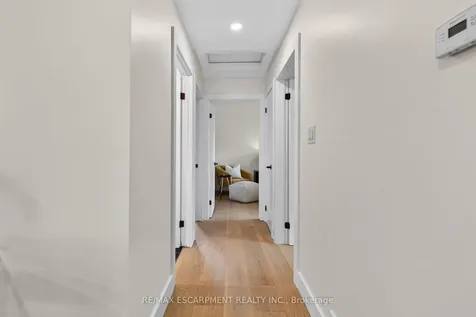 257 Queen Victoria Drive Hamilton ON L8W 1G4