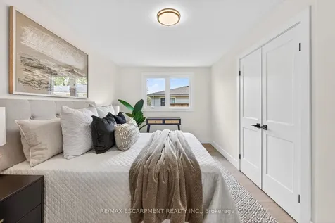 257 Queen Victoria Drive Hamilton ON L8W 1G4