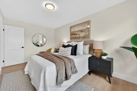 257 Queen Victoria Drive Hamilton ON L8W 1G4